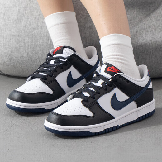 Nike (Nike) Chaussures officielles du magasin de navires de navigation Nouveau style rétro Dunk Low Lightweight Shoes Low Top Fashion Casual Chaussures HJ9202-001 / noir, blanc et bleu / nouvellement lancé 37,5