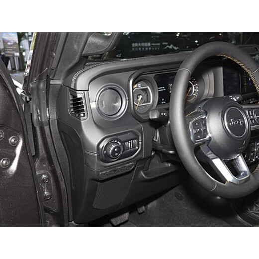 Deposit of 500 yuan for Jepp Wrangler Sahara four-wheel drive SUV hardcore off-road vehicle family design