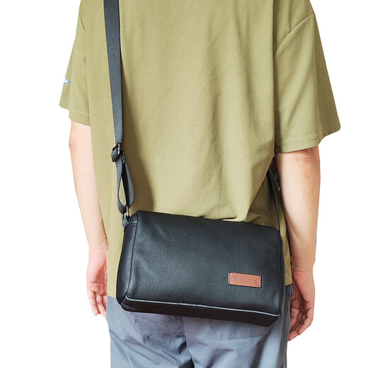 Cosmickindred echte Leder -Cross -Body -Tasche kleine Tasche Kopfschicht Kowide Pendeln Herrenbeutel Trendy Mode Herren große Kapazität Jugendumbeltasche Frauen 9892 Cowide Kissenbeutel