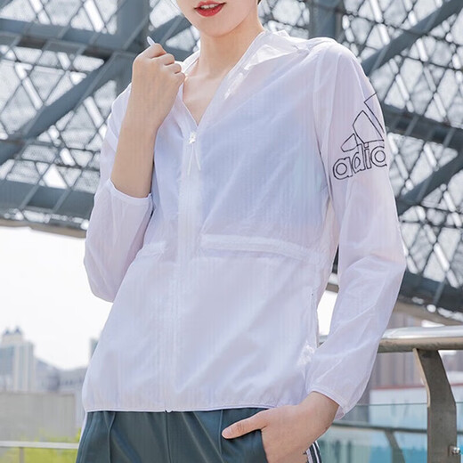 阿迪达斯 （adidas）女装 新款运动时尚经典休闲连帽透气夹克薄款梭织外套皮肤衣 FT2862-薄款 S 160/84A 建议90-105斤