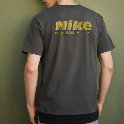 Nike (Nike) T-shirt à manches courtes 2025 Été Nouveau Hyverse Dri-Fit pour hommes à séchage rapide Half-Syleved Round Couf Grey Grey / Desert Moss Green / Silver HV4882-299 Derre rapide XL