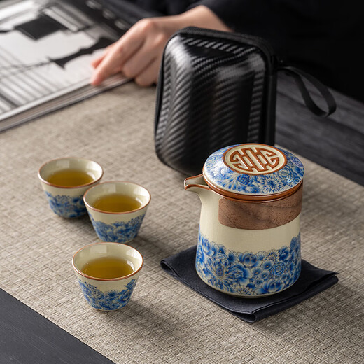Travel tea set, one pot and three cups, Ru Kiln quick cup, convenient blue and white ceramic tea water separation for outdoor camping, Ru Kiln Huang Wanwen - Tianxiang wooden handle cup + 3 cups + black bag