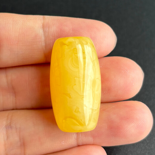 Yuzhi, a variety of real shots, natural raw ore Russian materials, non-optimized beeswax amber bucket beads, transfer beads with bead belt certificate, 5.77 grams, G493 treasured orphan product, about 30.9*16.5mm