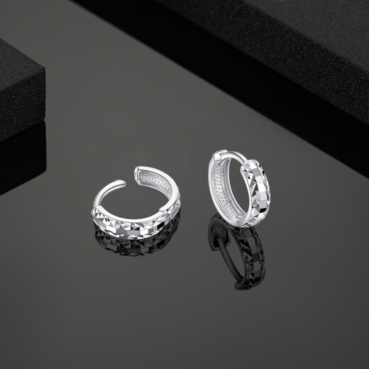 Chao Acer rhombus platinum earrings for women, platinum earrings, light luxury, high-end, birthday gift for girlfriend, priced at 300 yuan, 2.5g, one pair