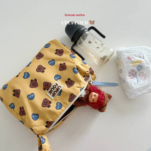 语森忆出口尿布收纳外出宝宝衣物袋绗缝奶瓶妈咪推车挂包化妆包 黄色小熊收纳包26*20*7cm