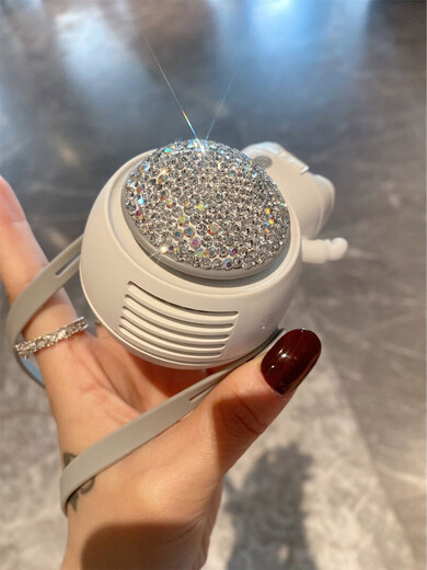 Mini Astronaut Electric Fan mit Diamond-Set-Astronaut hält einen kleinen Fan für Kinder und Studenten tragbare XZ9207 Mini-Astronaut mit Diamant-Setting Mini Astronaut eingelegt