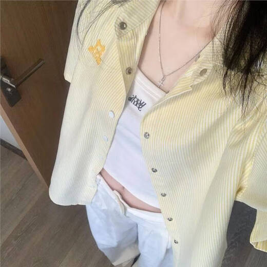 2025 Nouvelle veste de chemise à rayures jaune coréen pour femmes chemise paresseuse d'été t-shirt à manches courtes jaune 2xl recommandé 130-150jin [Jin est égal à 0,5 kg]
