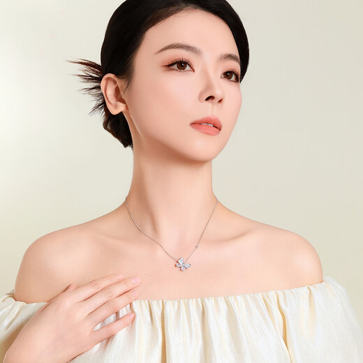 梦金园蝴蝶纯银项链女毛衣链锁骨链小众设计白贝壳首饰送女友七夕节礼物 小闪蝶