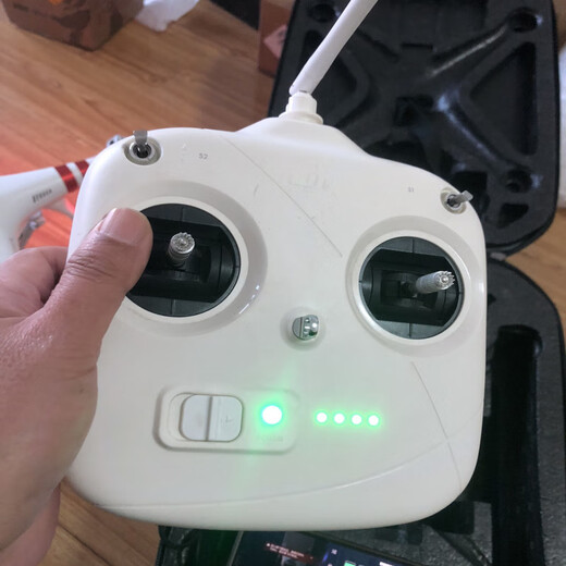 大疆DJI3 Phantom 3 航拍无人机4K高清相机四轴二手飞行器 精灵3S 三电套餐(普通遥控)