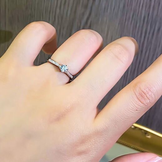 18pt950 moissanite diamond ring for women, fashionable classic six-claw straight arm 30-cent diamond ring for engagement ring 2g 30-cent size 8