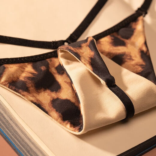 Leopard print thong women's seamless underwear, sexy thin strap with a rope, hot temptation, sports and fitness inner layer, Black Panther S80-95Jin Jin is equal to 0.5 kg