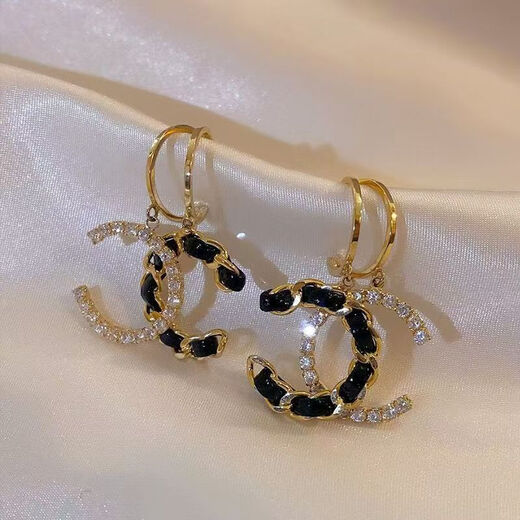 Mengke earrings Xiaoxiangfeng 2025 early spring new double C diamond earrings niche light luxury style fashion earrings gift pink-double C