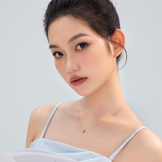 Lukfook Jewelry Platinum 950 Cross Shape Platinum Necklace Turned Chain Chain Price G07TBPN0031 1.96g (including labor cost 223 yuan)