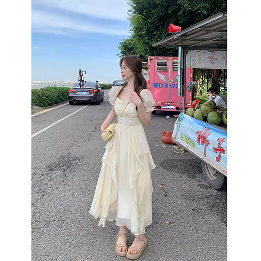 Yunju dress for women in summer 2025 new light luxury high-end white long skirt French beach skirt pure desire off-white bead fairy dress S recommended 80-95 Jin [Jin equals 0.5 kg]