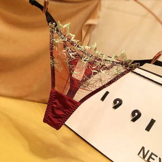 European and American thin strap T-string women's sexy lace invisible seamless high-end imitation silk adjustable belt women's T-string wine red