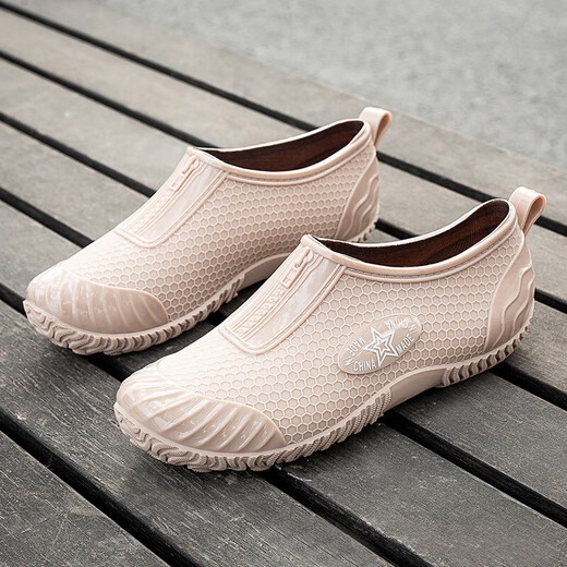 Fashionable rain boots for women adults wear Korean style non-slip waterproof rain boots short tube low top spring and autumn shallow mouth work rubber shoes 858 black 36