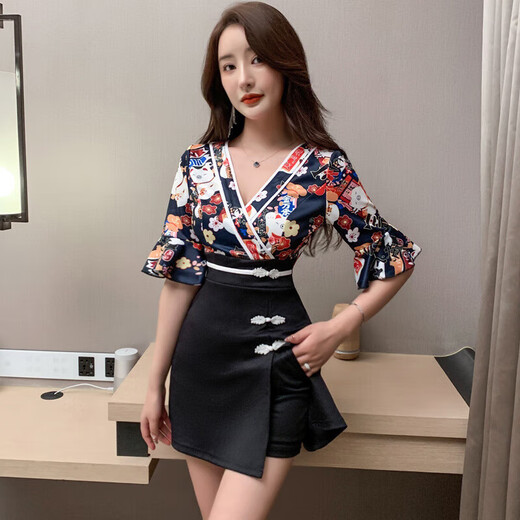 
A 21 FUNB new age-reducing foot massage shop female technician work clothes fashionable printed dress to make you look slim and elegant foot massage set 1391 black S