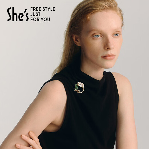 She s Akiko Contrast Color Gardenia Temperament Brooch Corsage Pin Earrings Combination Set Birthday Gift for Girlfriend Gardenia Garland Brooch SBB9209307D1