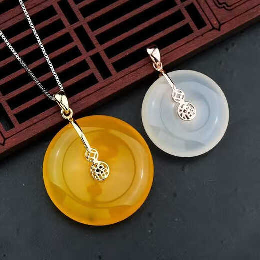 Fat Donglai's same platinum pendant buckle, 18K gold safety buckle, special clip buckle Au750 jade beeswax jade with blessing character, white blessing character safety buckle head, medium size