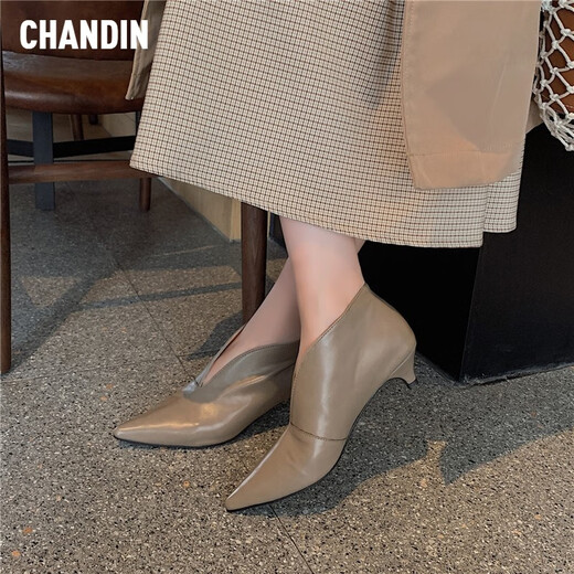 Asamachi small heel short boots for women French retro pointed toe bare boots cowhide medium heel cat heel ankle boots stiletto women's leather boots deep mouth women's shoes khaki gray 36