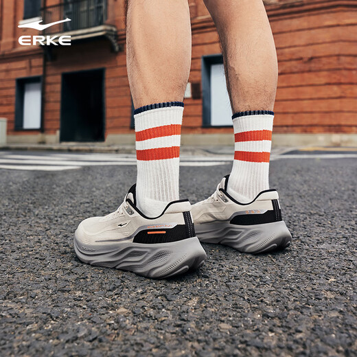 
Hongxing Erke Yunbu running shoes men's summer new mesh breathable sports shoes lightweight shock-absorbing running shoes soft sole shoes men's shoes Plumstone gray/black 42