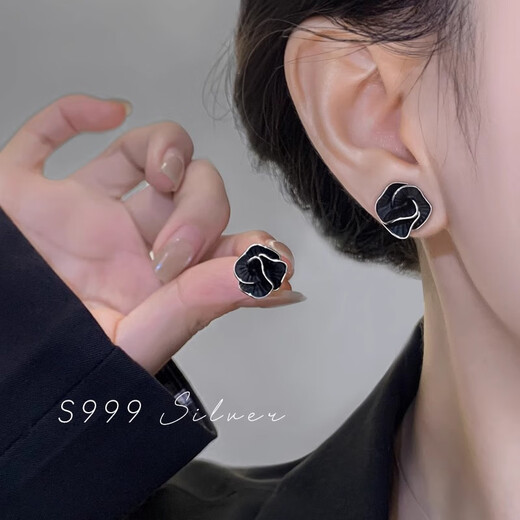 Ruihongxiang 999 sterling silver earrings black camellia earrings for women light luxury niche design temperament earrings 2025 new earrings 999 sterling silver earrings black camellia earrings pair