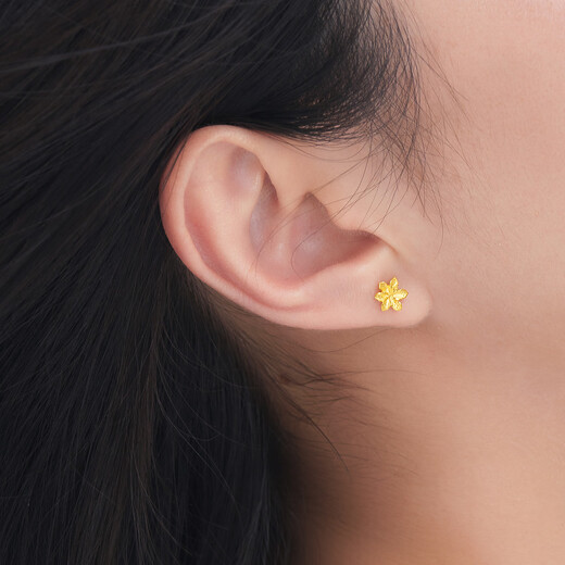 Lukfook Jewelry Pure Gold Gardenia Gold Stud Earrings Price G01G0027DS Approximately 1.03 grams