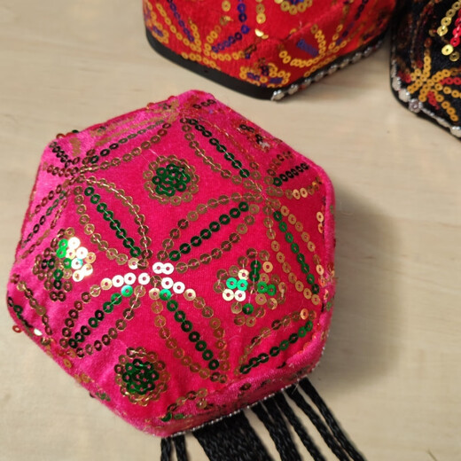 Gisailun Xinjiang hexagonal hat dance Uyghur national braid Uygur children hexagonal performance headdress hat adult red hat plus 12 pieces