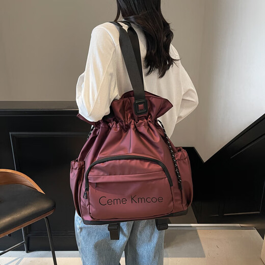 Nouveau sac à dos de niche sac à dos de sac à dos à la mode du sac court de voyage des filles de grande capacité