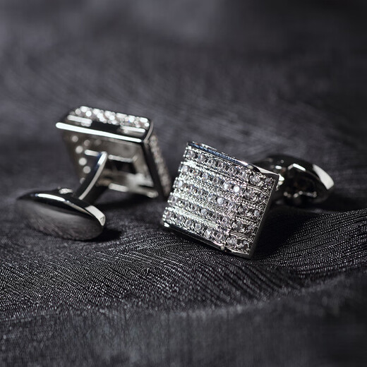 Nosskiss Light Luxus Square Seuchter Kristall Manschettenknopf Französisches Hemd Manschettenknopf Herren Ärmel Nagelmanschetten Geschenkbox Vatertag Geschenk Silber Silber
