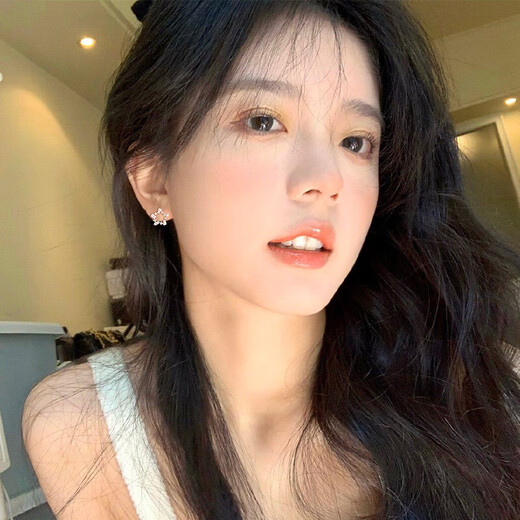 QMXD star-shaped hollow ear clip for women without piercing, painless ear bone clip earrings for women, fashionable and simple mosquito coil earrings gift star hollow ear clip + gift box