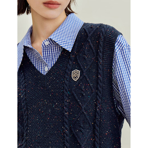 
Inman College Style Cable Color Points Layered Knitted Vest 2025 Autumn Women's New Retro Vest Sweater Dark Blue M