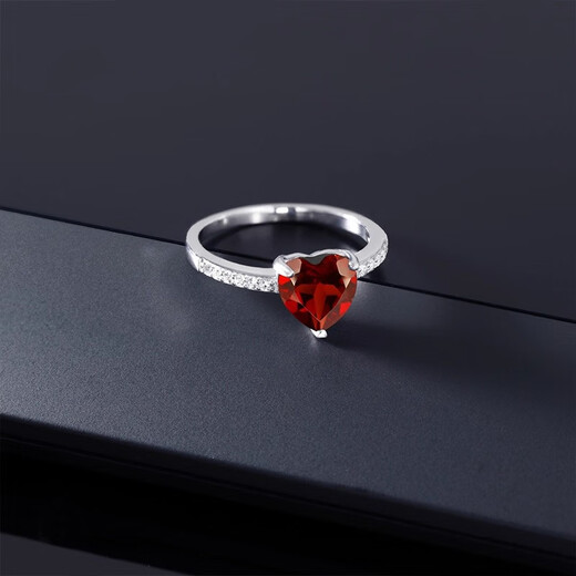 GEM STONE KING925 sterling silver set with 1.94 carat garnet and zircon ring heart-shaped fashionable and personalized women's ring trendy US No. 5