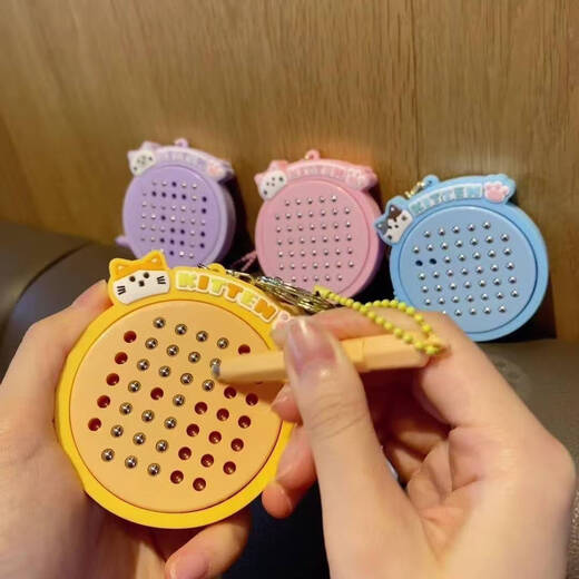 
Mama Magnetic fun steel ball painting board unzipping creative keychain cartoon toys best friend couple bag pendant magnetic small painting board [hang buckle + 1 pen]-random No Specifications