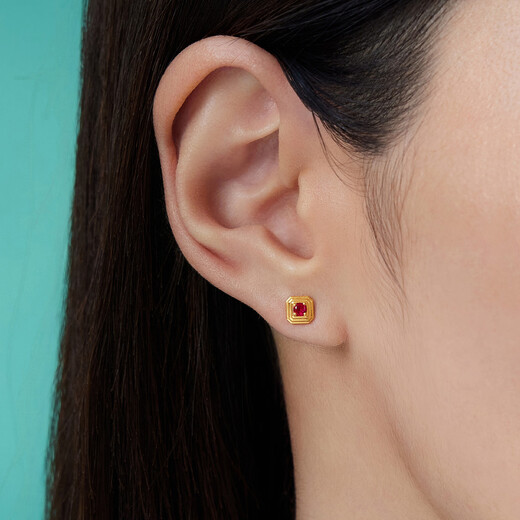 Lukfook Jewelry Gold Earrings Ruby Interesting Ripples of Light and Shadow Gold Pure Gold Earrings for Women Total Weight Approximately 1.26 Grams