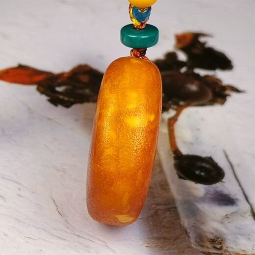 Amber School, one thing, one picture, one certificate, old beeswax pendant, safe buckle pendant, natural amber hidden buckle, old wax and flower wax pendant, 9.55g, 36*30*11mm