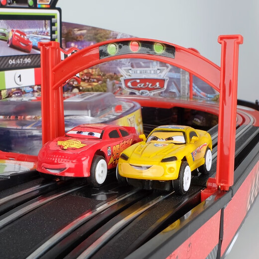 McQueen Boys Double Track Track Track Track Racing Children's Toys's Remote Control Train Train Story 5-6-7 ANS Éclairage étendu de qualité à trois niveaux Garantie de qualité 10 ans