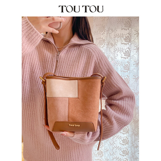 toutou2025新款设计拼接水桶包百搭通勤托特包感斜挎包女 「现货」撒哈拉卡其