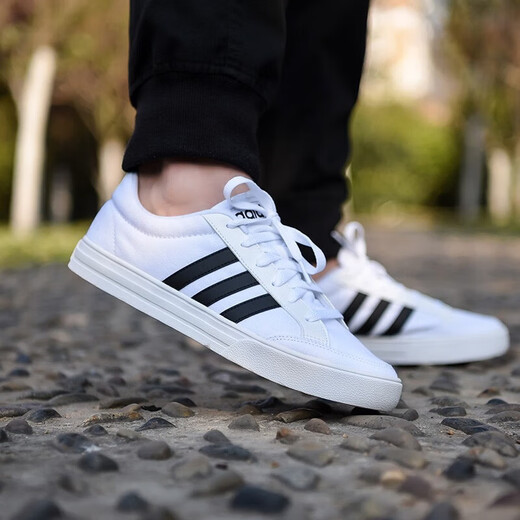 阿迪达斯 （adidas）官方休闲鞋男鞋春季新款运动鞋防滑耐磨缓震时尚轻便百搭透气板鞋 AW3889 41
