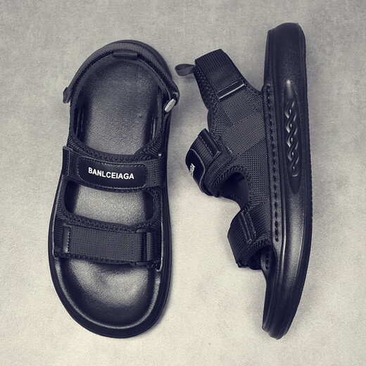 Goldlion men's sandals summer 2025 new trendy and fashionable versatile sandals for teenagers and students wearing soft-soled beach shoes black 9902 38