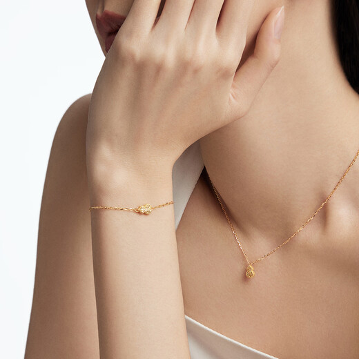Chow Tai Fook Broken Gold Gourd Foot Golden Gold Pendant Necklace for Women (working fee of 420) 45cm About 3.7g EOF1591