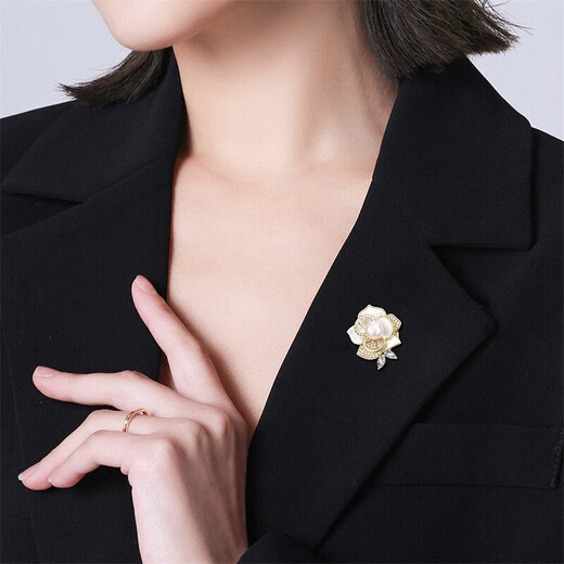 DCOIN camellia brooch women's high-end freshwater anti-exposure pin pearl corsage silk scarf buckle for mother's birthday gift camellia brooch gift box white