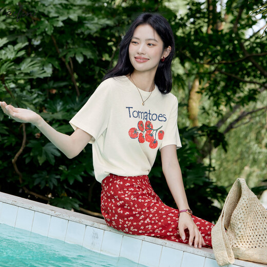 伊芙丽（eifini）伊芙丽手绘番茄印花短袖T恤女透气百搭通勤休闲上衣2025夏装新款 米白 M