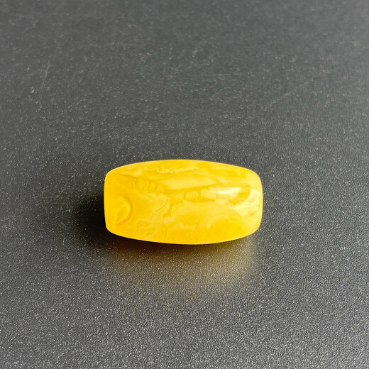 Yuzhi, a variety of real shots, natural raw ore Russian materials, non-optimized beeswax amber bucket beads, transfer beads with bead belt certificate, 5.77 grams, G493 treasured orphan product, about 30.9*16.5mm