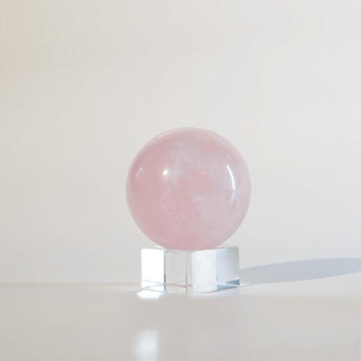 KIK Natural Pink Crystal Ball White Crystal Ball Meditation Yoga Office Raw Stone Living Room Ornament Spherical Base Gift Follow Moments Kik9922 to grab new products