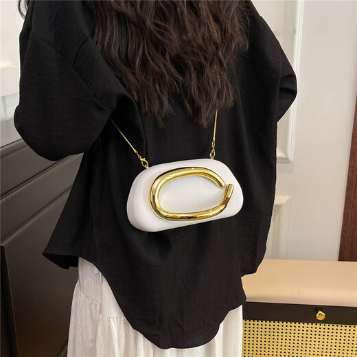 Box Cadena de bolsas cuadradas pequeñas 2025 Nueva cena europea y estadounidense Boda de boda Bolso de nichos