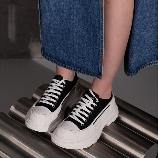 Alexander McQueen gift AMQ women's black/white canvas thick-soled lace-up boots 697072 W4AAQ 1070 36