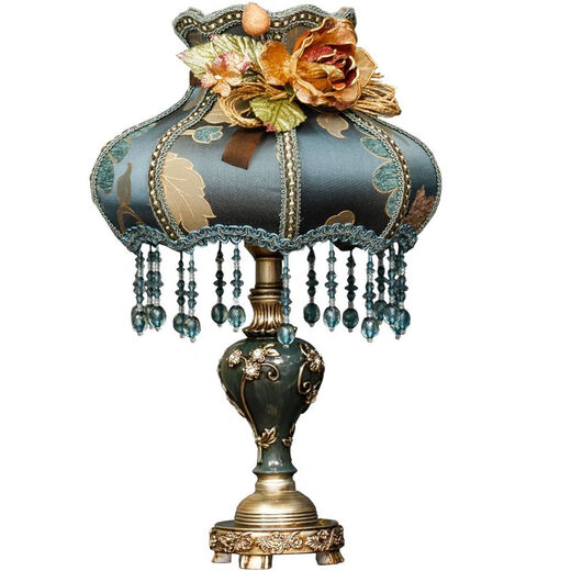 Europäische Schreibtisch Lampe Schlafzimmer Nachtlampe warmes und kreatives Licht Luxus Amerikaner Retro Moderne Nachtlampe Hochzeitsschreibtisch Lampe Wohnzimmer Yl9930 Modell Größere Größe geeignet für Wohnzimmerknopfschalter