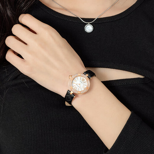 Caloric King Watch for Women 2025 Nouveau bracelet en peau de mouton Quartz Watch Light Luxury haut de gamme Sentiment Top dix cadeaux d'anniversaire pour la petite amie CK16855
