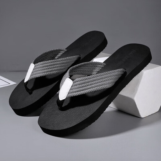 Tongs Sandales de plage extérieure d'été masculines 2025 Nouvelle marque de mode Anti-glipt haut de gamme Pantoufles de pipage haut de gamme Men's Gray 42